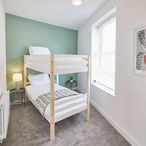  Holiday home Huge With Stunning Seaviews - Sleeps 16!